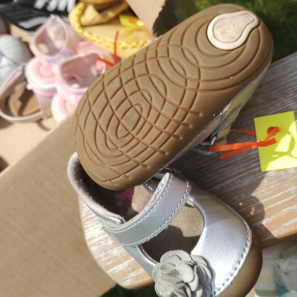 Stride Rite Shoes - Picture 2 of 2